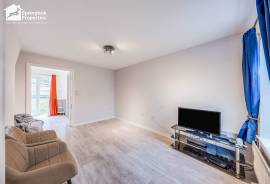 2 bedroom, Terraced House for sale