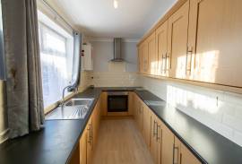 2 bedroom, Terraced House for sale