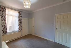 2 bedroom, Terraced House for sale