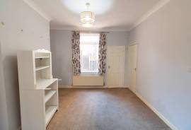 2 bedroom, Terraced House for sale