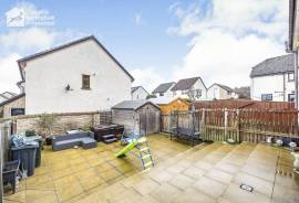 5 bedroom, Semi-detached house for sale