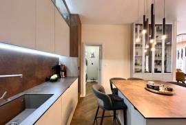 Superb 2 BED 2 BATH apartment, 150 sq.m....