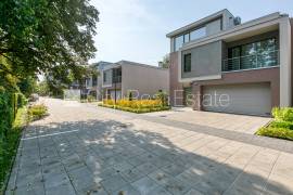 Detached house for rent in Riga, 220.00m2