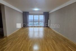 Apartment for rent in Riga, 90.00m2