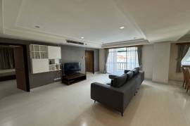 Royal Castle Sukhumvit 39 - Renovated Three Bedroom Condo for Sale in the Heart of Bangkok.