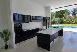 Brand New Five Bedroom Modern Villa with 18 meter Pool - 300 meters from Natai Beach