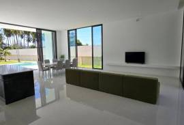 Brand New Five Bedroom Modern Villa with 18 meter Pool - 300 meters from Natai Beach