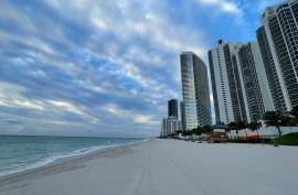 19201 Collins Avenue 809, Sunny Isles Beach, FL 33160