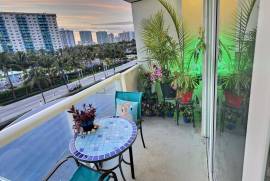 19201 Collins Avenue 337, Sunny Isles Beach, FL 33160