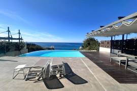 Beachfront 5 Bedroom Villa - Lower Chloraka, Paphos