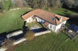 €96700 - Beautiful Stone House In Charente For Sale. Not Overlooked