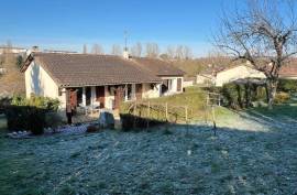 €149950 - Lovely 3-Bedroom Bungalow With Basement In Ruffec