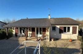 €149950 - Lovely 3-Bedroom Bungalow With Basement In Ruffec