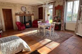 €336800 - Beautiful Stone House with 5 Bedrooms and Swimming Pool. Gite Possibility