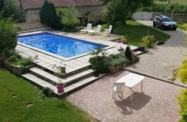 €336800 - Beautiful Stone House with 5 Bedrooms and Swimming Pool. Gite Possibility