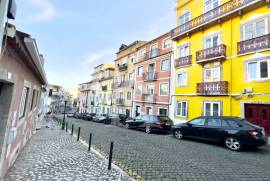 Apartamento T3 em Lisboa com Terraço com Vista sobre Rio