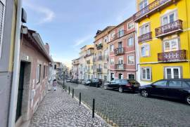 Apartamento T3 em Lisboa com Terraço com Vista sobre Rio