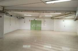 Banking warehouse with 1230 m2 located in the basement of a building located in Lumiar