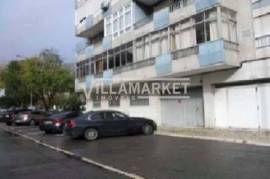 Banking warehouse with 1230 m2 located in the basement of a building located in Lumiar