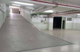 Banking warehouse with 1230 m2 located in the basement of a building located in Lumiar