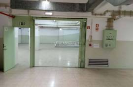 Banking warehouse with 1230 m2 located in the basement of a building located in Lumiar