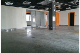 Stall shop with 220 m2 located in the center of Vila Nova da Barquinha.