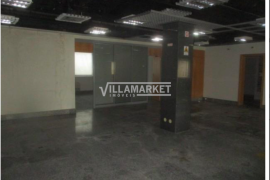 Stall shop with 220 m2 located in the center of Vila Nova da Barquinha.