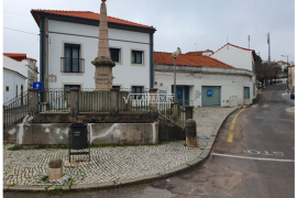 Stall shop with 220 m2 located in the center of Vila Nova da Barquinha.