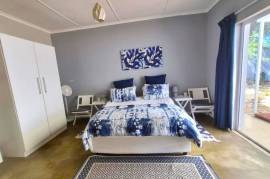 Stunning House plus 2 Guest units For Sale In Calitzdorp Western Cape South