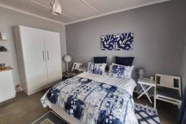 Stunning House plus 2 Guest units For Sale In Calitzdorp Western Cape South