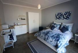 Stunning House plus 2 Guest units For Sale In Calitzdorp Western Cape South