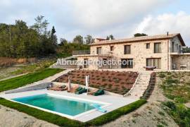 Luxury 5 Bed Villa For Sale in Torricella Peligna Chieti Abruzzo