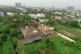 3 Houses For Sale in 9 Acres of Land Bangkok