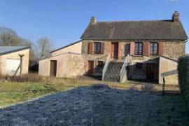 Detached Country House with Garden