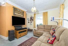 4 bedroom, End of terrace house for sale