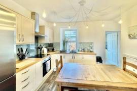 5 bedroom, Terraced House for sale