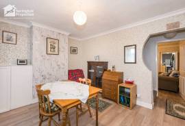 2 bedroom, Terraced House for sale