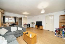 4 bedroom, End of terrace house for sale