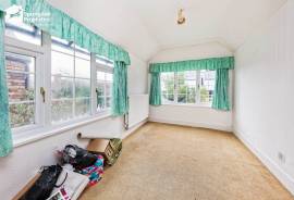 3 bedroom, Semi-detached house for sale