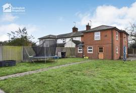 4 bedroom, Semi-detached house for sale