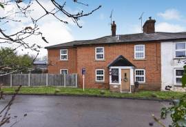 4 bedroom, Semi-detached house for sale