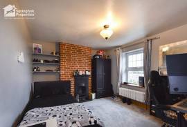 4 bedroom, Semi-detached house for sale