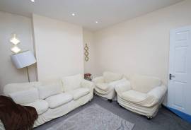 2 bedroom, Ground floor flat for sale