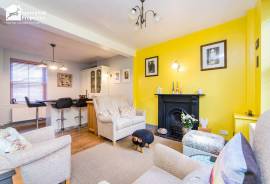 2 bedroom, Terraced House for sale