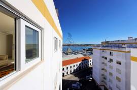 2 bedroom penthouse with magnificent views of the Arade River in Portimão