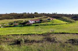 Farm with 2.5 hectares near the beach of Arrifana - Aljezur