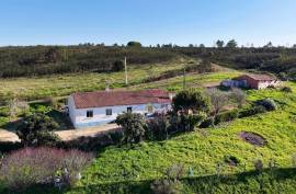 Farm with 2.5 hectares near the beach of Arrifana - Aljezur