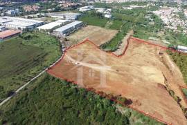 Terreno Industrial com 85920 m2 em Linhó, Sintra