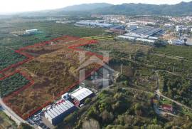 Terreno Industrial com 85920 m2 em Linhó, Sintra