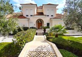 Superb Luxury Villa with 4 bedrooms and 5 bathrooms in the Fantastic Monte-Rei Estate, East Algarve